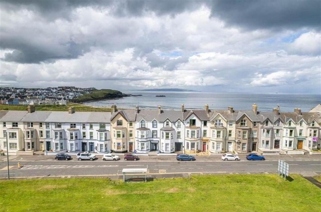 Apartamento 6 Dunluce Park - Portrush By The Sea Exterior foto