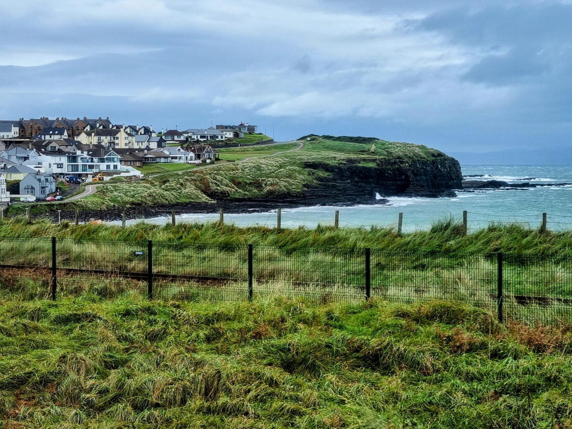 Apartamento 6 Dunluce Park - Portrush By The Sea Exterior foto