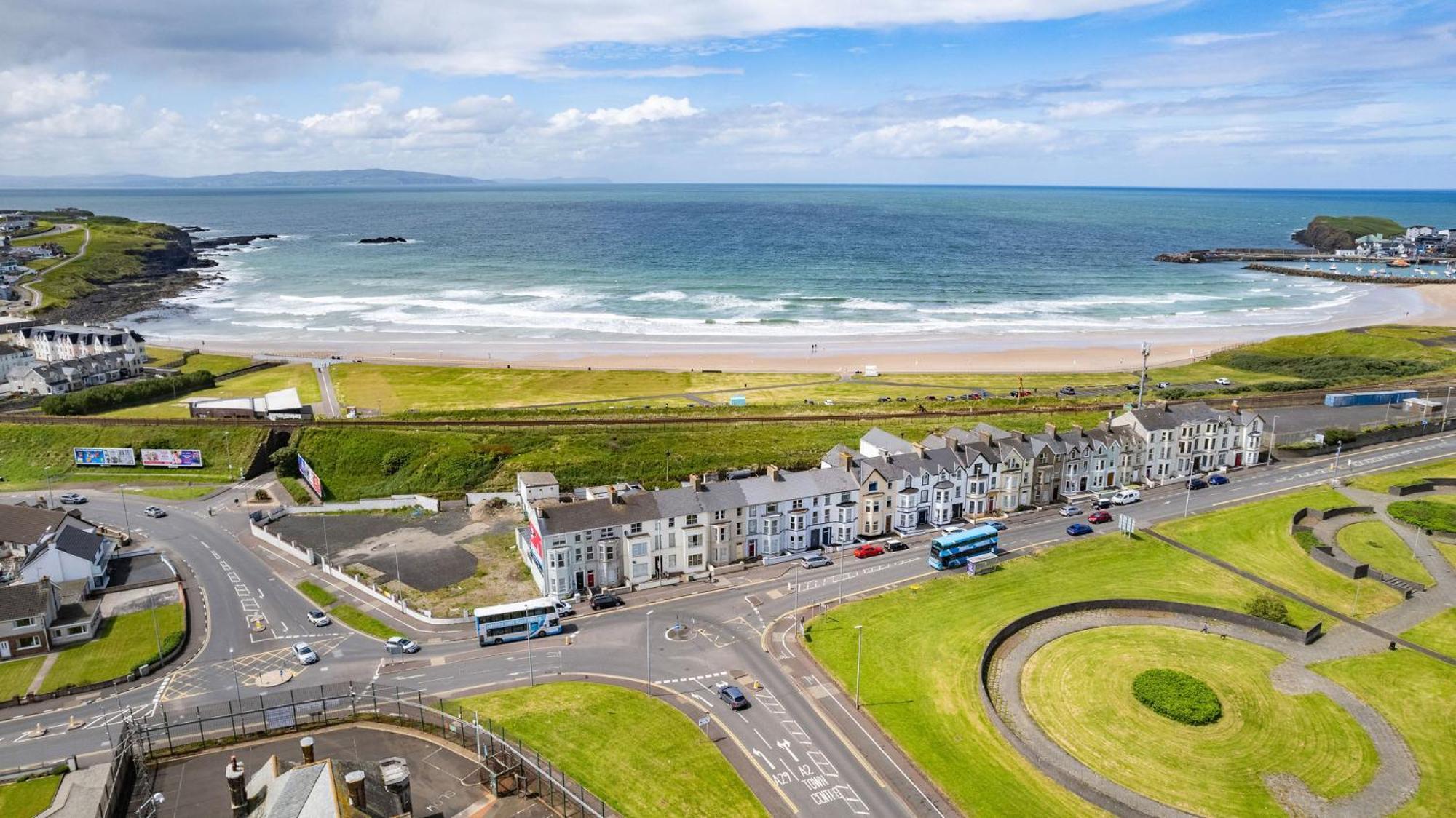 Apartamento 6 Dunluce Park - Portrush By The Sea Exterior foto