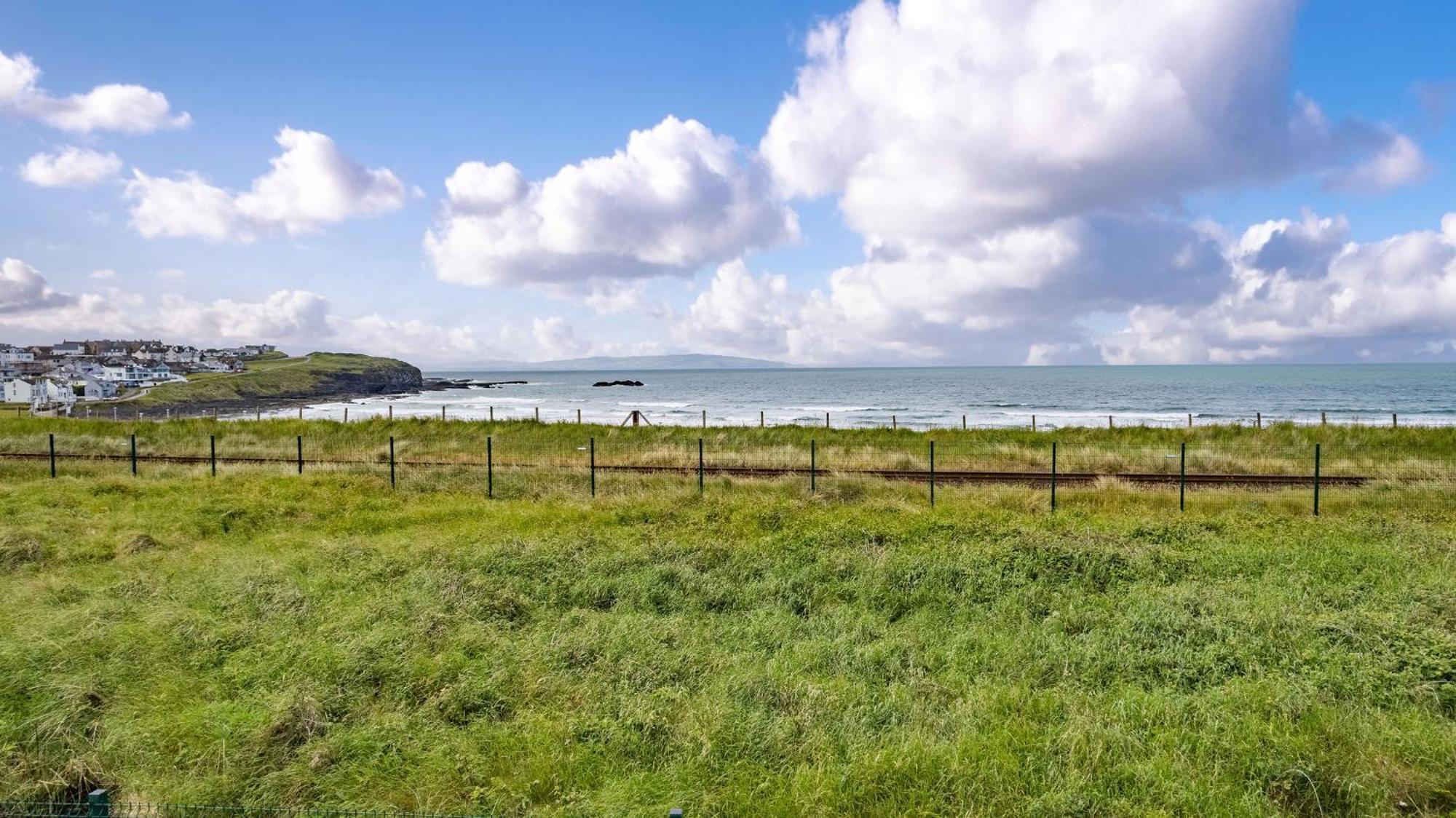 Apartamento 6 Dunluce Park - Portrush By The Sea Exterior foto